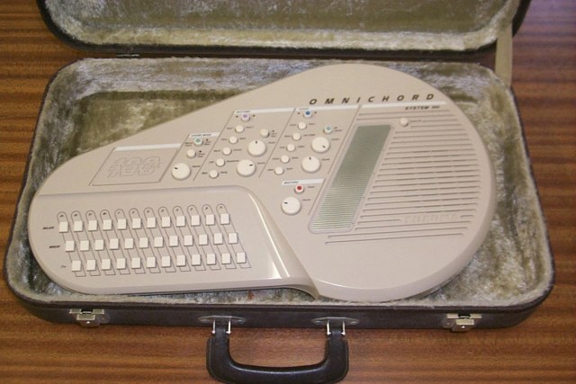 omnichord OM100